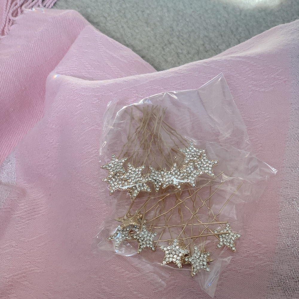 Gold star hair pins/accessories
